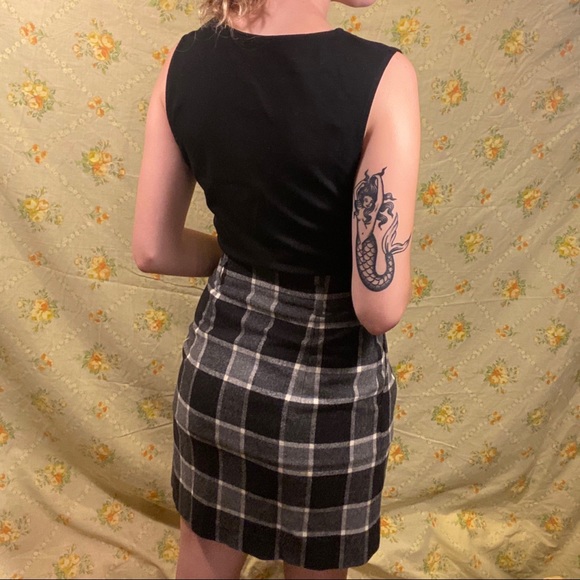 GREY/BLACK PLAID SKIRT/DRESS - Picture 3 of 4